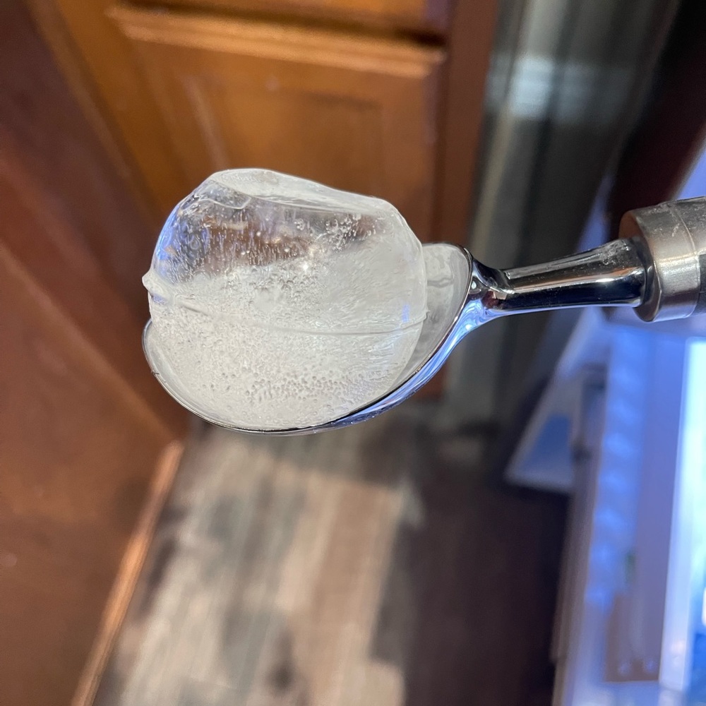 Mold for ball ice 🧊 cube - Picture 5 of 6